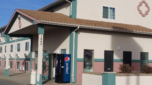 Value Inn & Suites Salina image 1